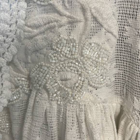 Very pretty blousy shirt size medium purchased in Greece, excellent condition - Picture 4 of 7